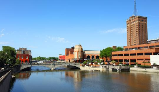 Car Shipping in Aurora, Illinois